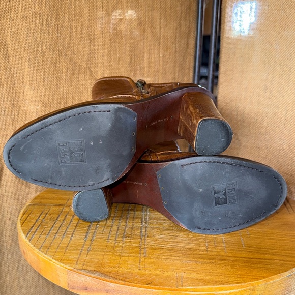 Frye Sylvia Piping Bootie Boots Soft Vintage Leather & Double Side Zipper Sz 8.5 - Picture 8 of 12